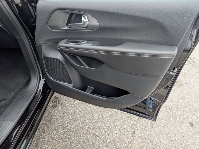 New 2026 Chrysler Pacifica Select w/ S Appearance Package image 31