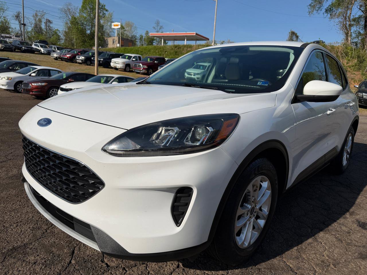 Used 2021 Ford Escape SE FWD image 1