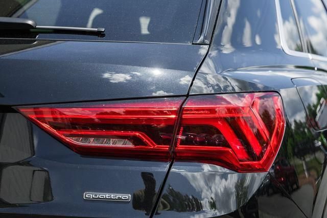 Used 2021 Audi Q3 2.0T Premium Plus w/ Premium Plus Package AWD/4WD image 9