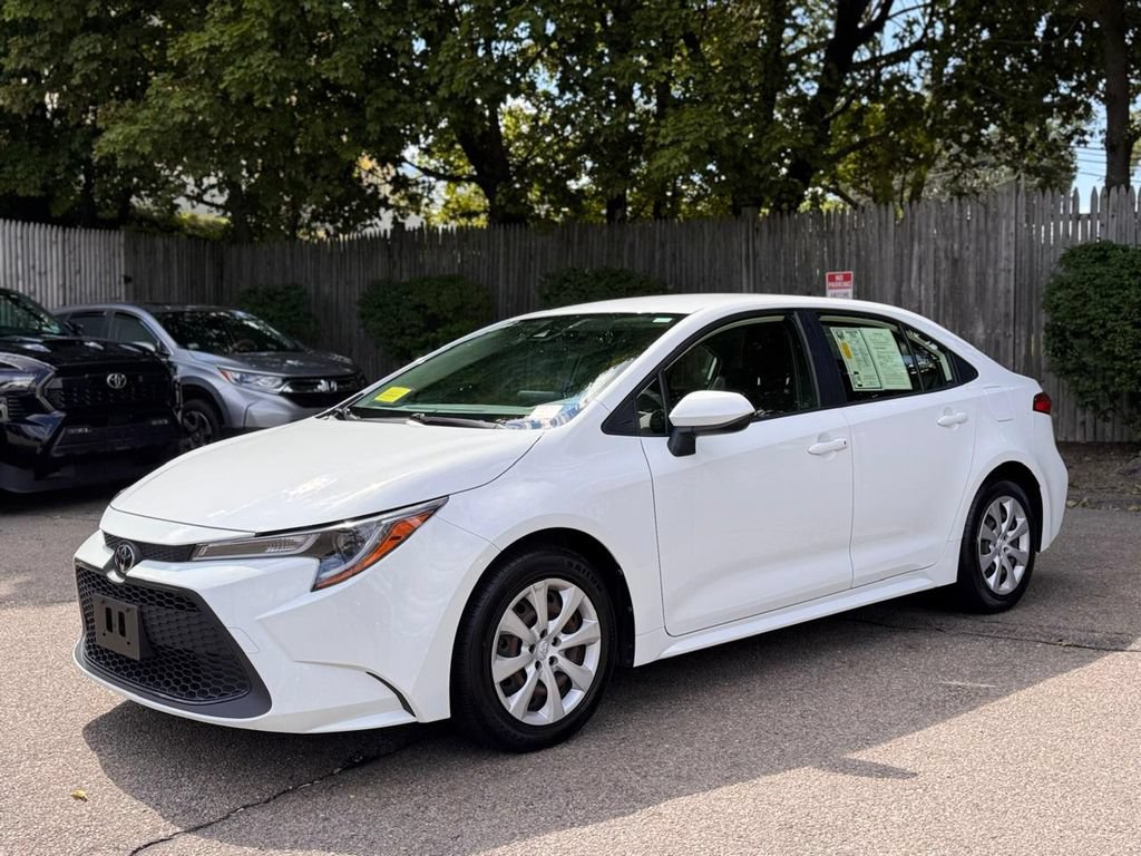 Used 2021 Toyota Corolla LE w/ Carpet Mat Package (TMS) FWD image 2
