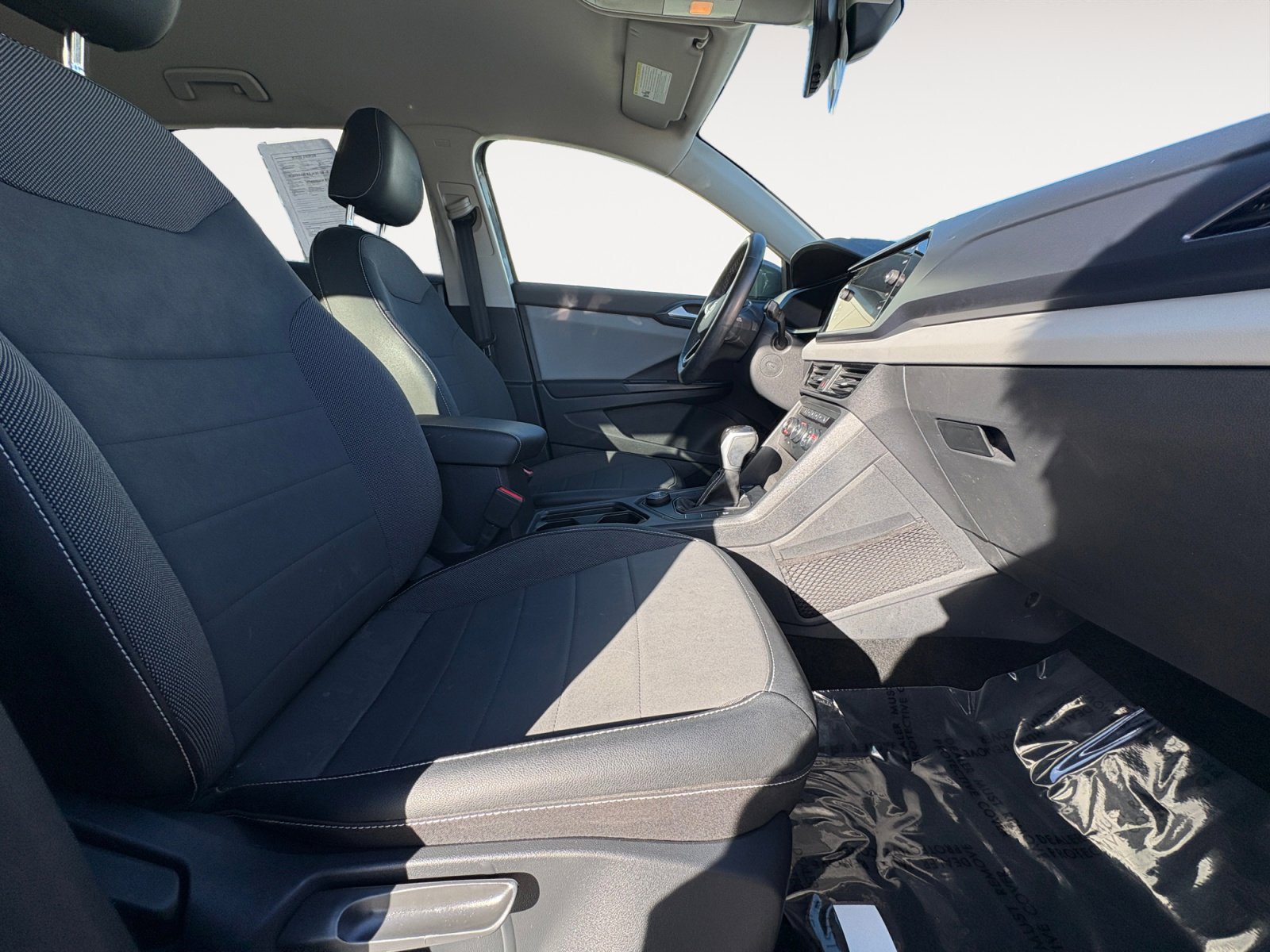 Certified 2022 Volkswagen Taos SE image 10