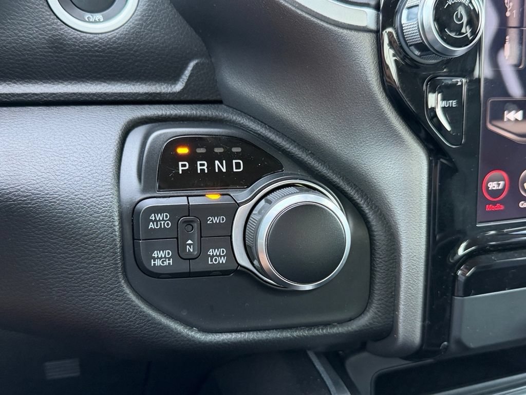 Used 2020 RAM 1500 Big Horn AWD/4WD image 25