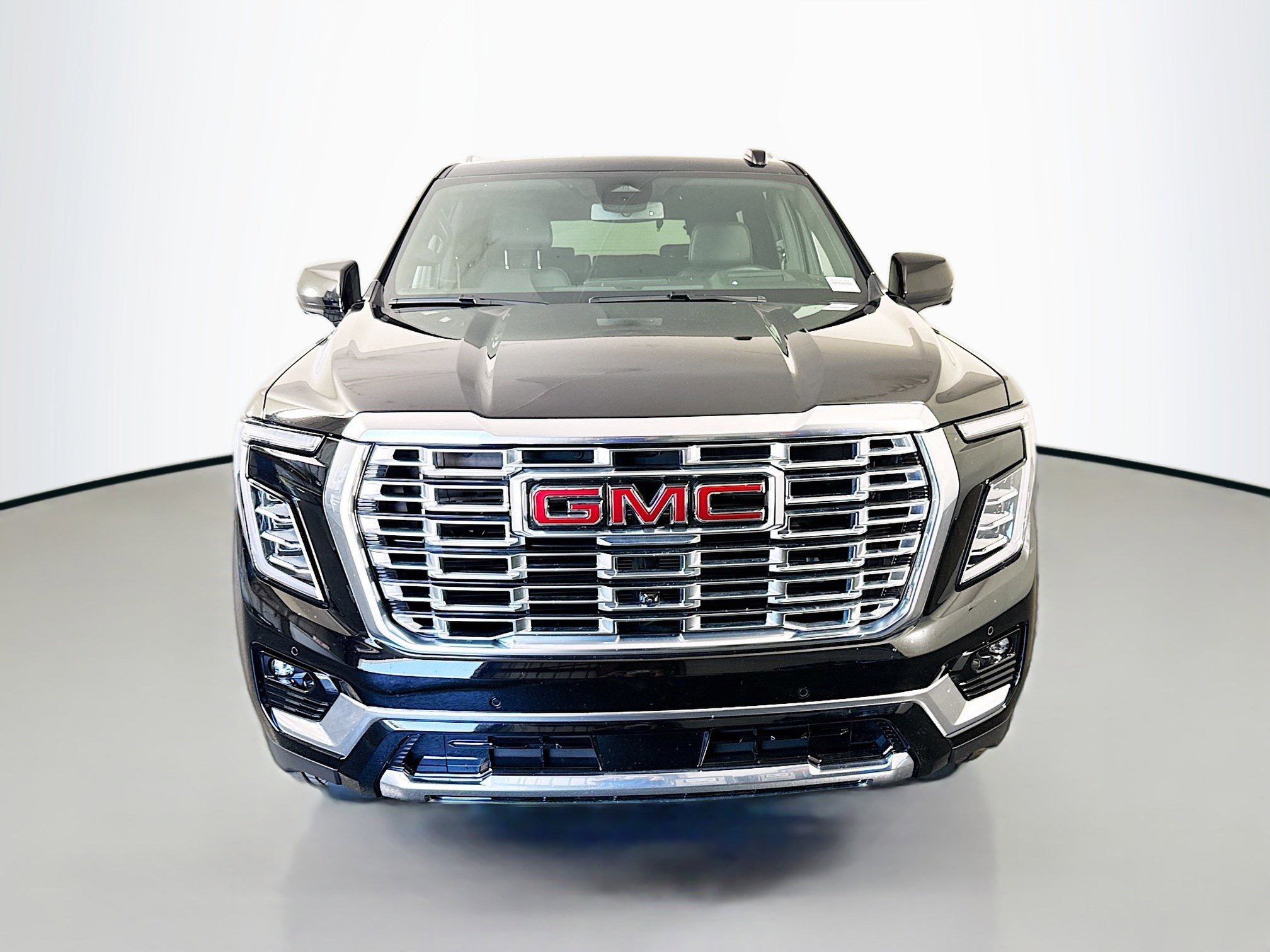 Used 2025 GMC Yukon Denali AWD/4WD image 2