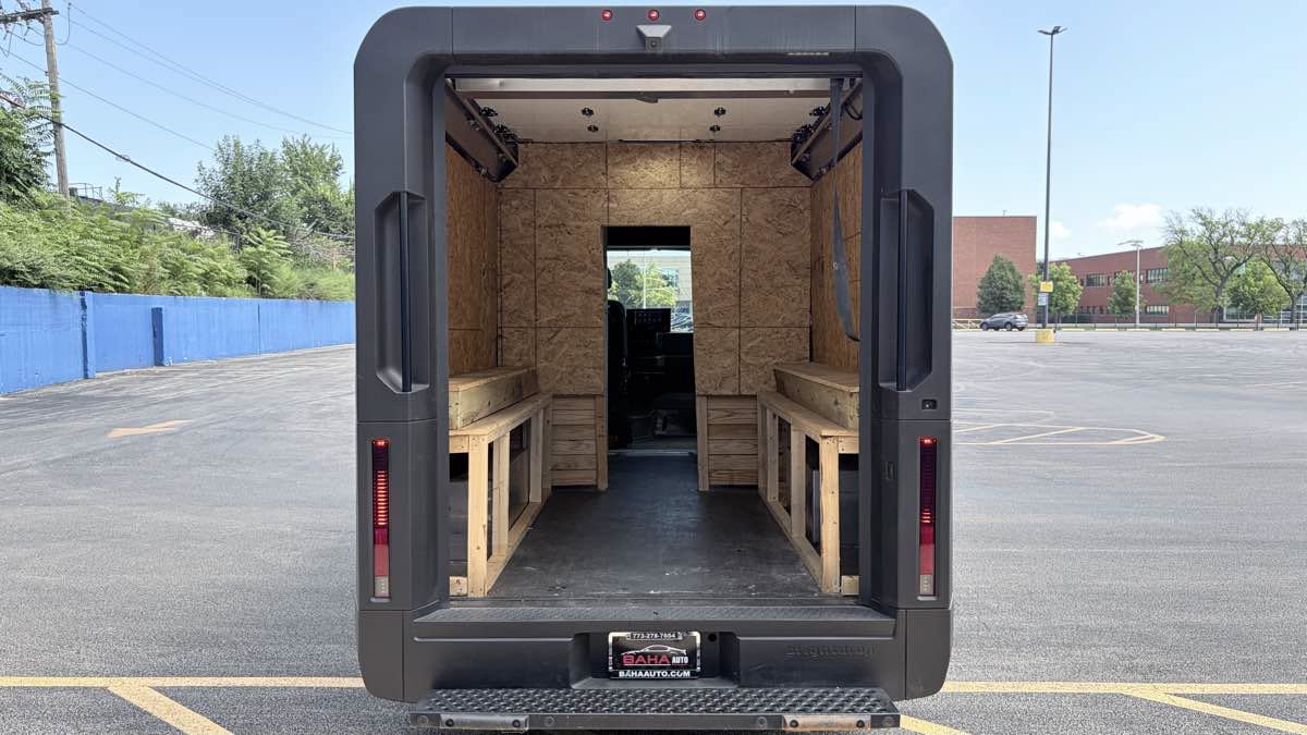 Used 2025 Chevrolet Brightdrop 600 FWD image 33