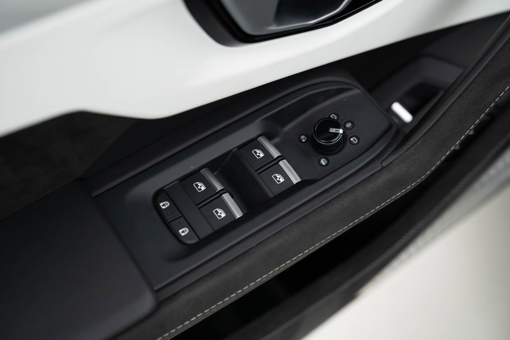 Used 2024 Lamborghini Urus S AWD/4WD image 25