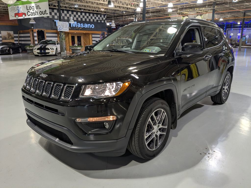 Used 2018 Jeep Compass Latitude w/ Popular Equipment Group AWD/4WD image 1