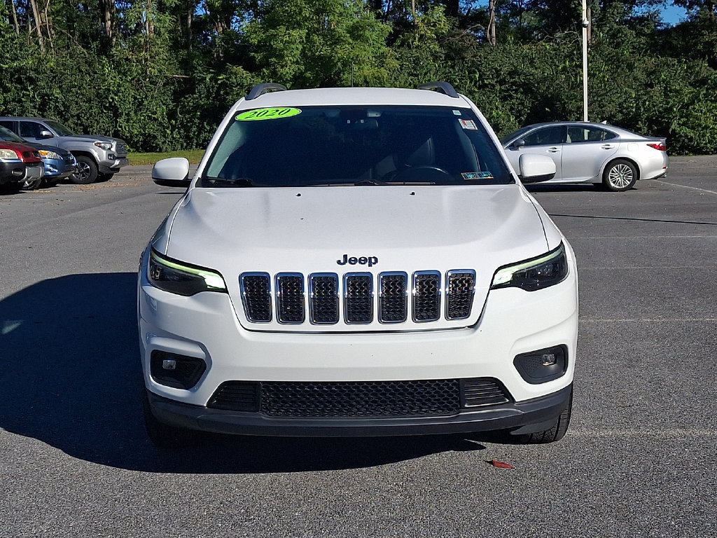 Used 2020 Jeep Cherokee Latitude Plus w/ Cold Weather Group AWD/4WD image 2