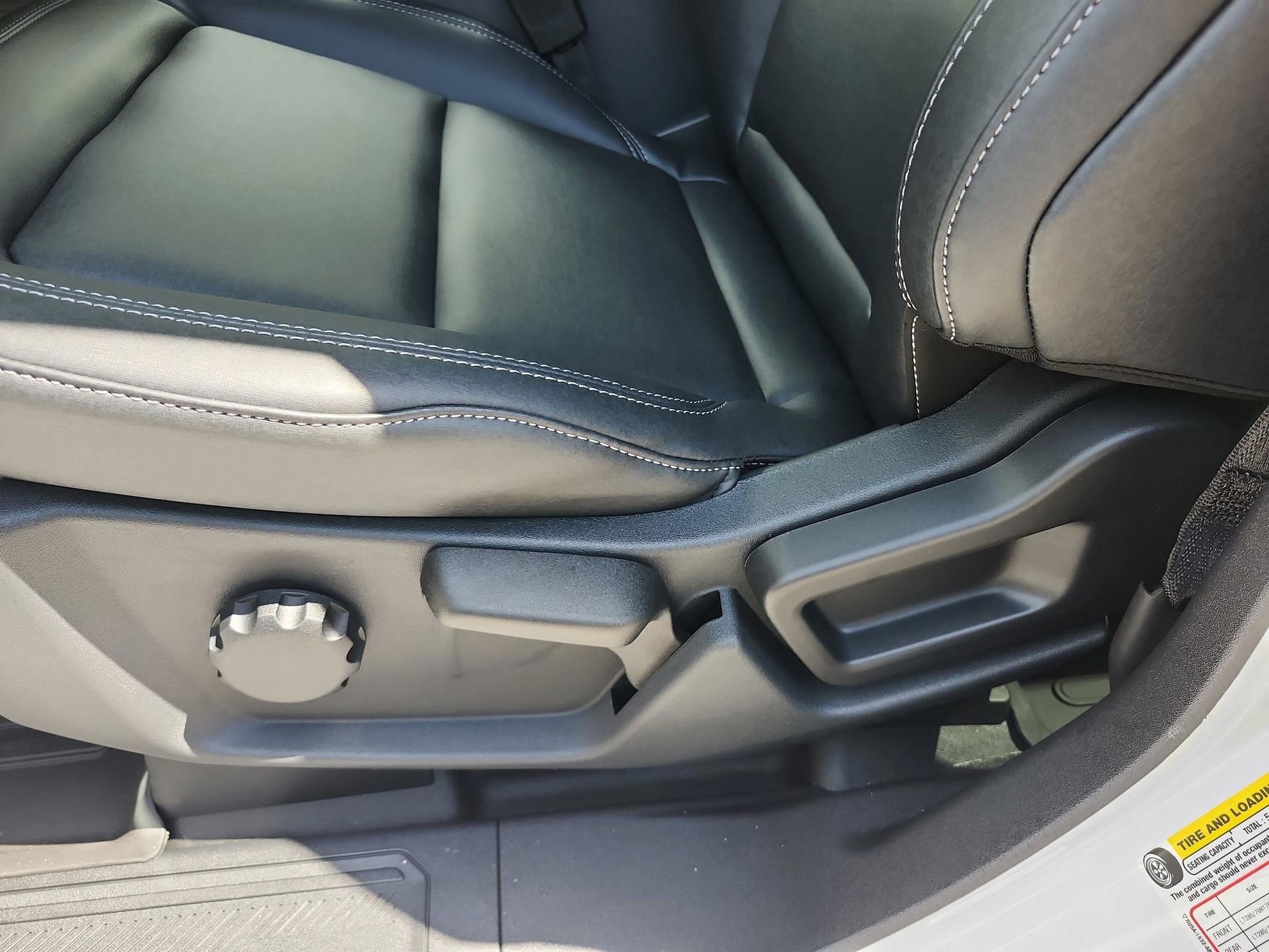 New 2025 Ford Bronco Badlands image 13