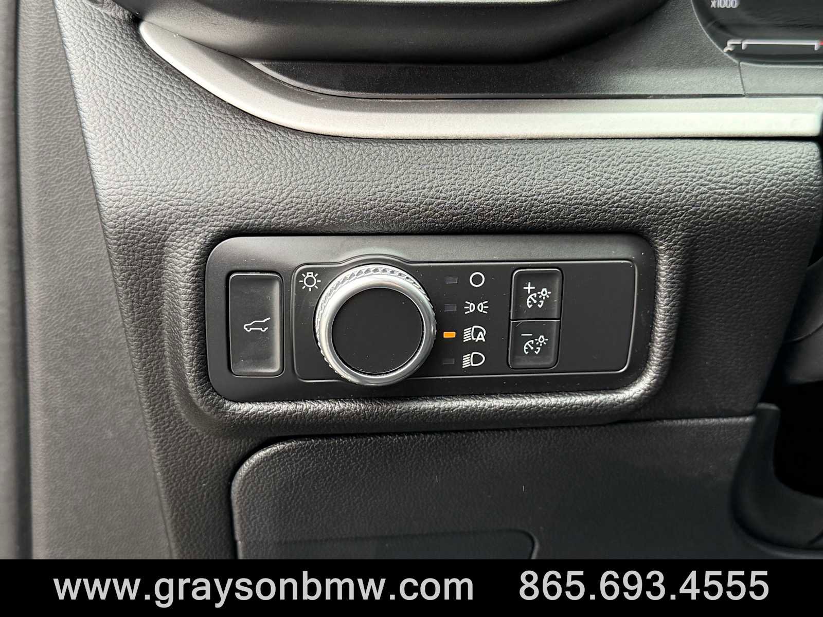 Used 2022 Ford Explorer XLT image 37