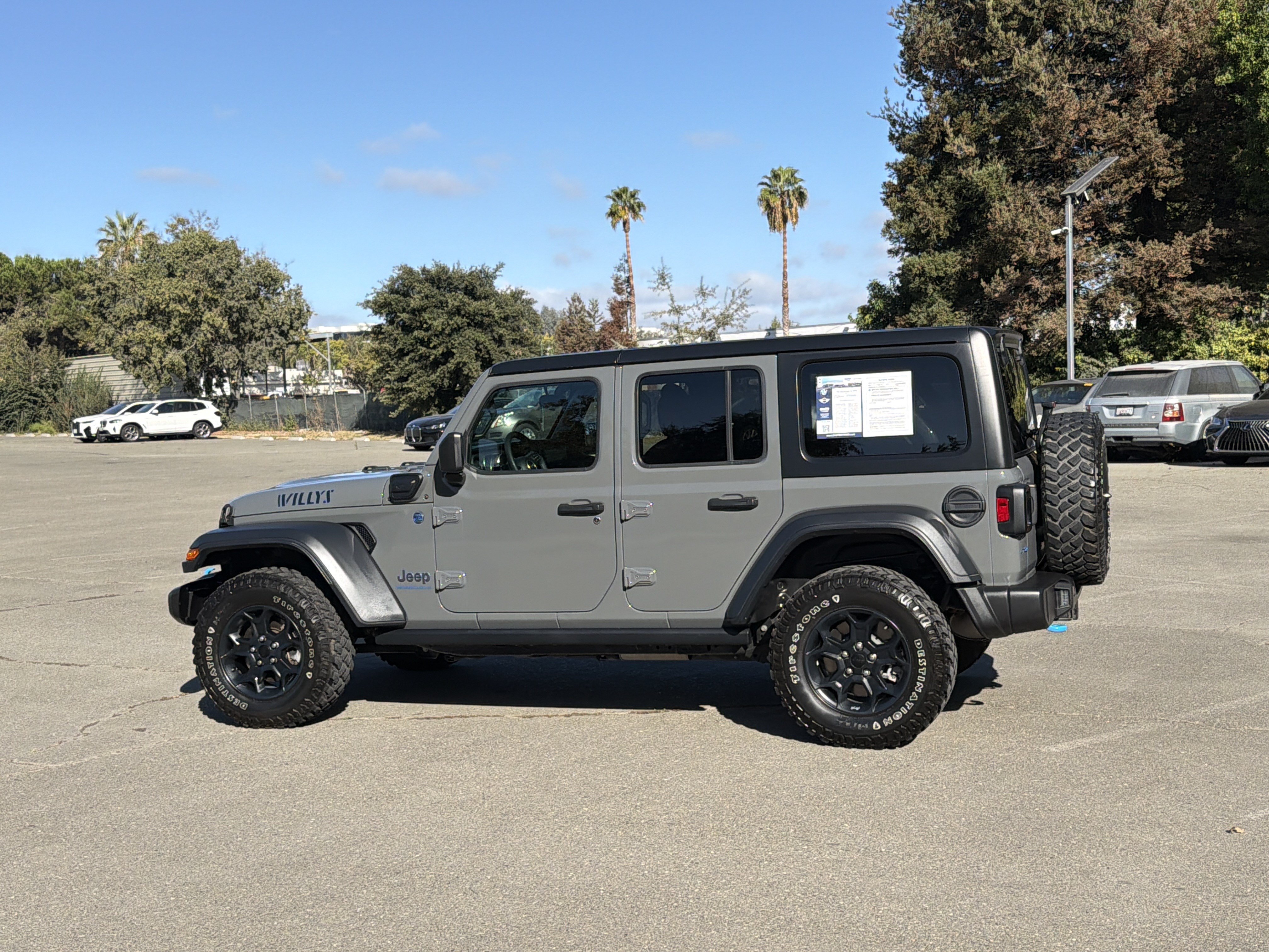 Used 2023 Jeep Wrangler Unlimited AWD/4WD image 21