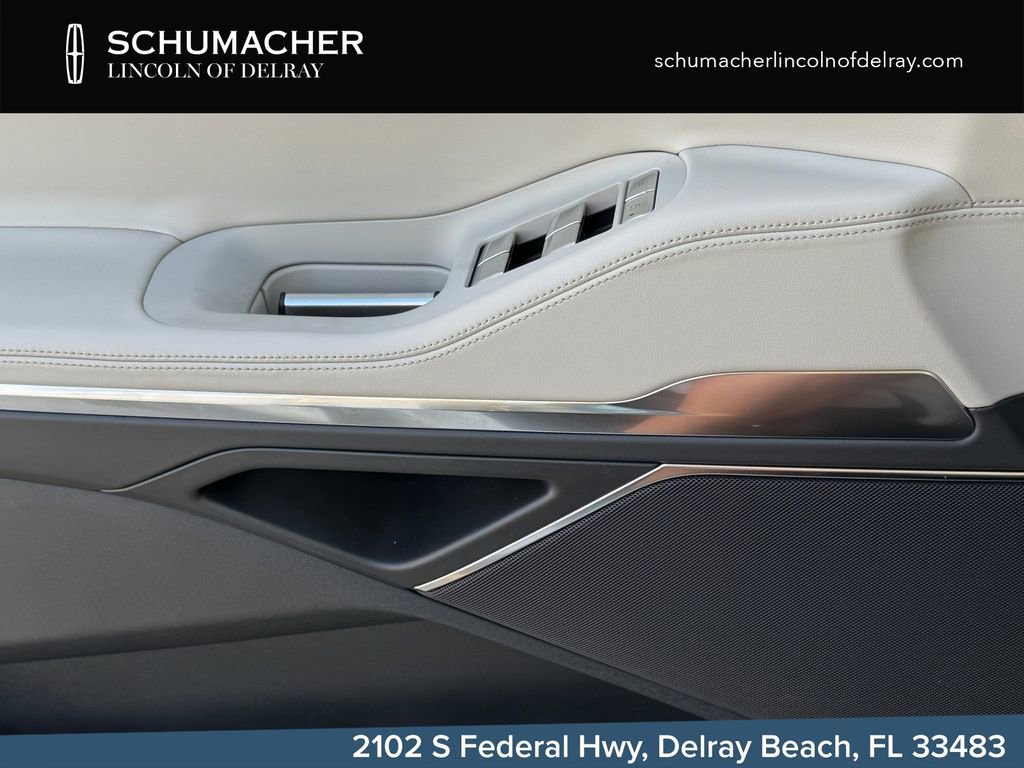 New 2026 Lincoln Navigator L Premier AWD/4WD image 21