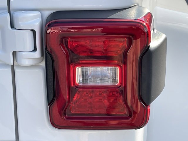 Used 2024 Jeep Wrangler Unlimited Sahara image 24