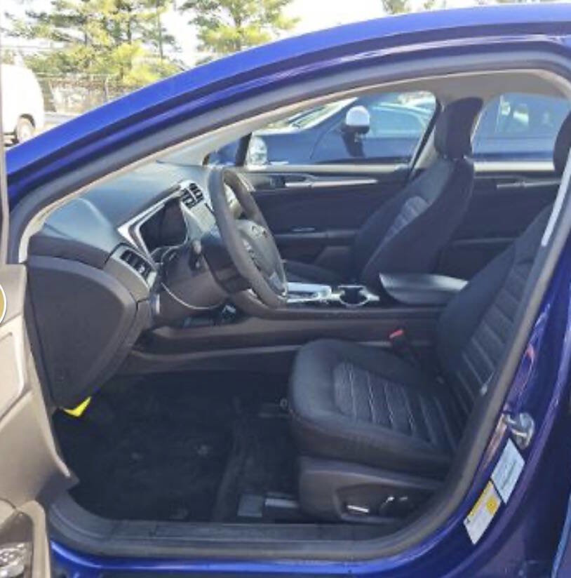 Used 2016 Ford Fusion SE FWD image 15