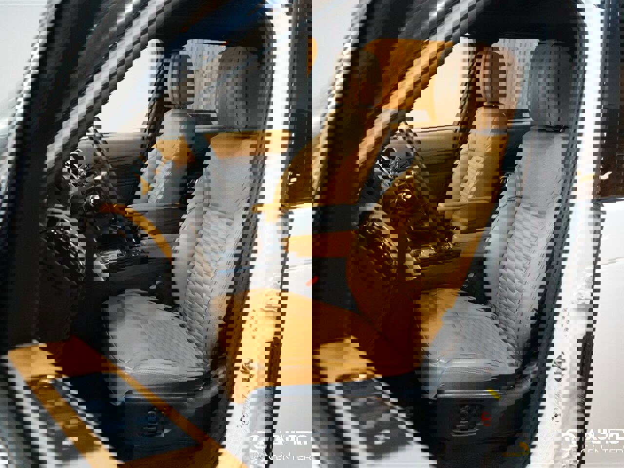 Used 2020 Land Rover Discovery HSE Luxury image 15