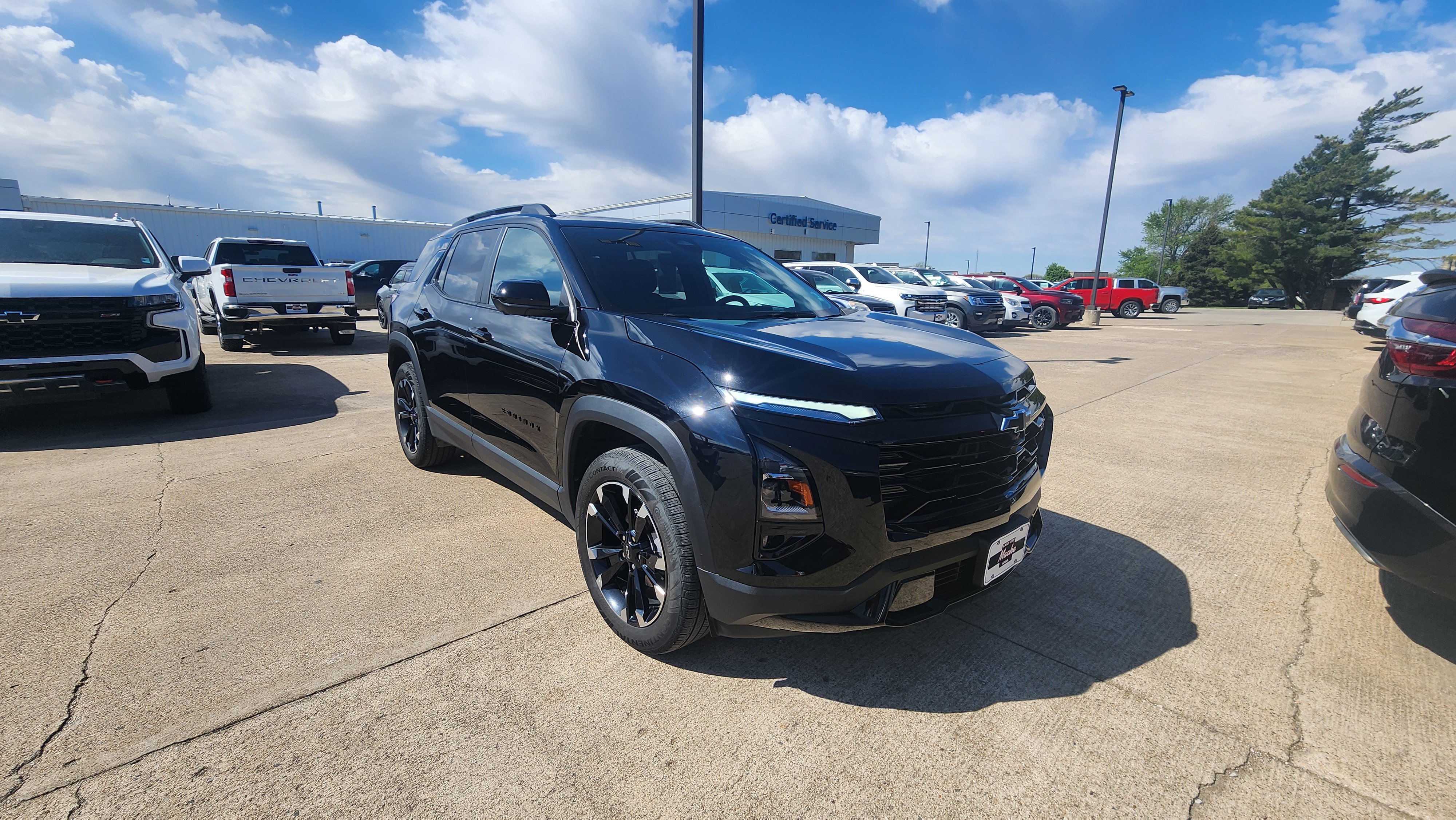 Used 2025 Chevrolet Equinox RS w/ Safety and Technology Package AWD/4WD image 3