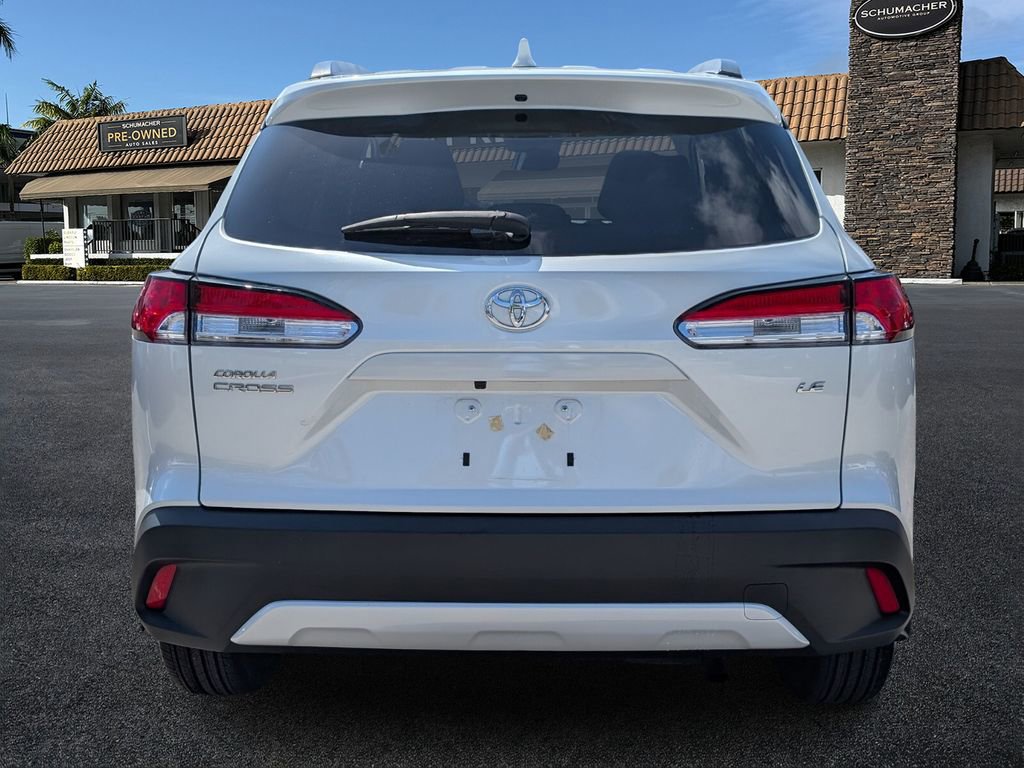 Used 2024 Toyota Corolla Cross LE w/ Moonroof Package image 6