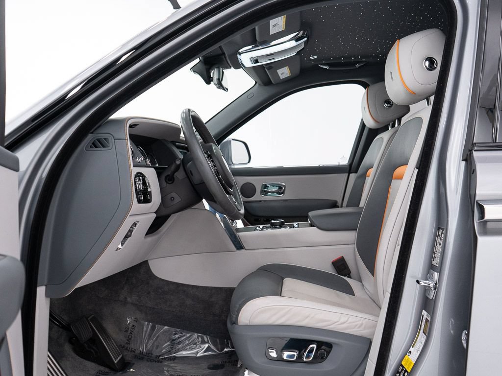 Certified 2023 Rolls-Royce Cullinan w/ Dark Exterior Package AWD/4WD image 15