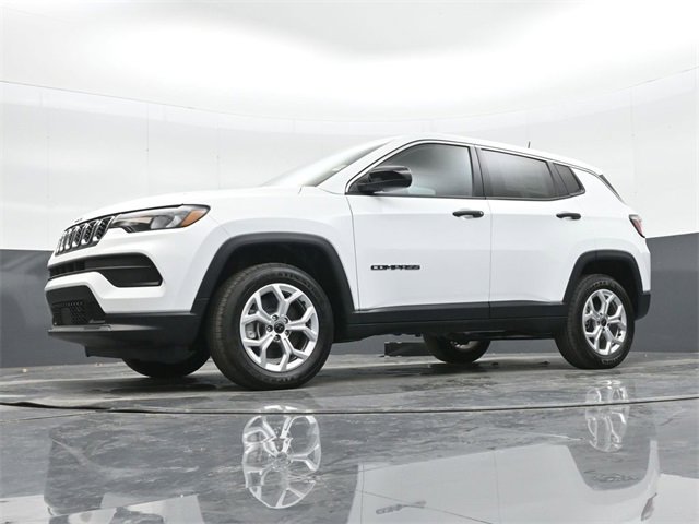 Used 2025 Jeep Compass Sport image 42