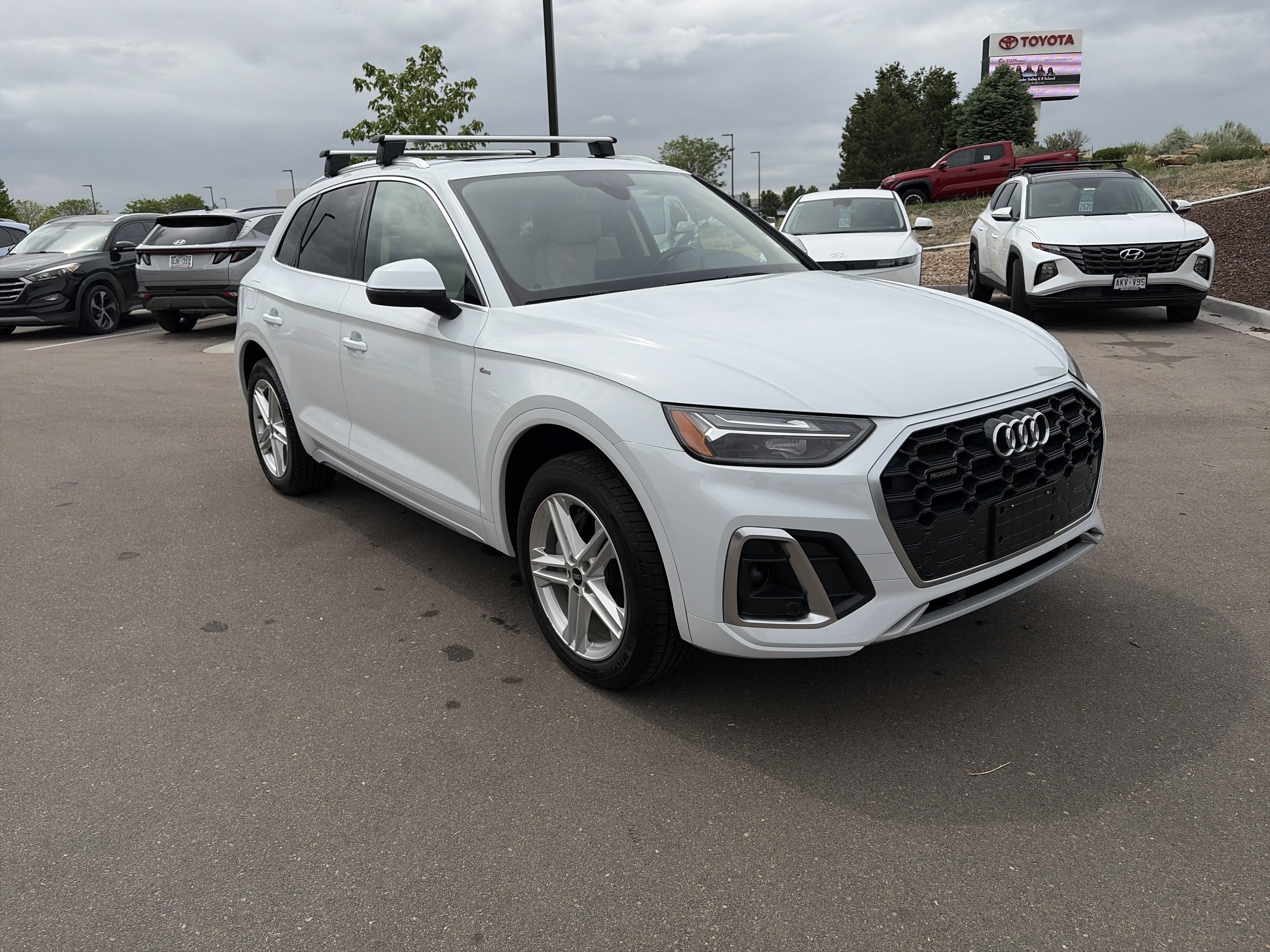 Used 2021 Audi Q5 e Premium Plus w/ Premium Plus Package AWD/4WD image 3