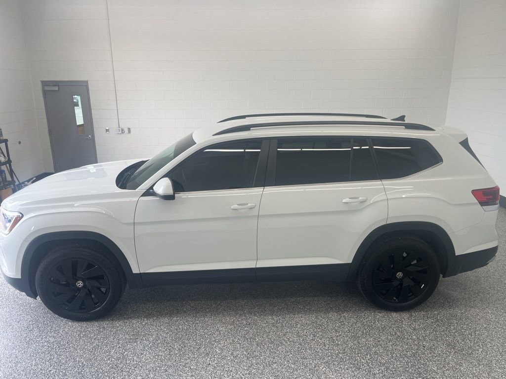 Certified 2025 Volkswagen Atlas SE AWD/4WD image 2