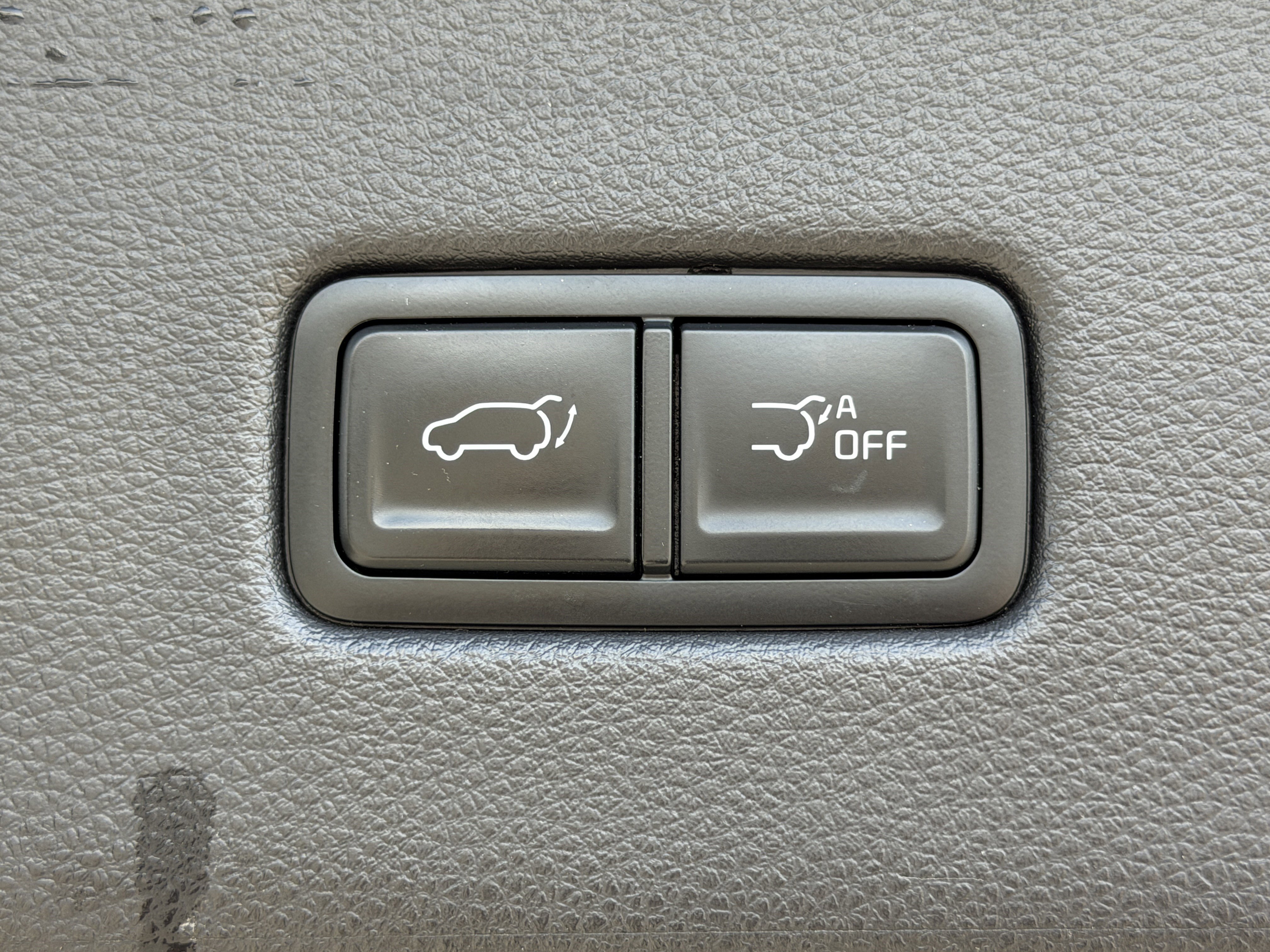 Used 2024 Kia Carnival SX Prestige image 11