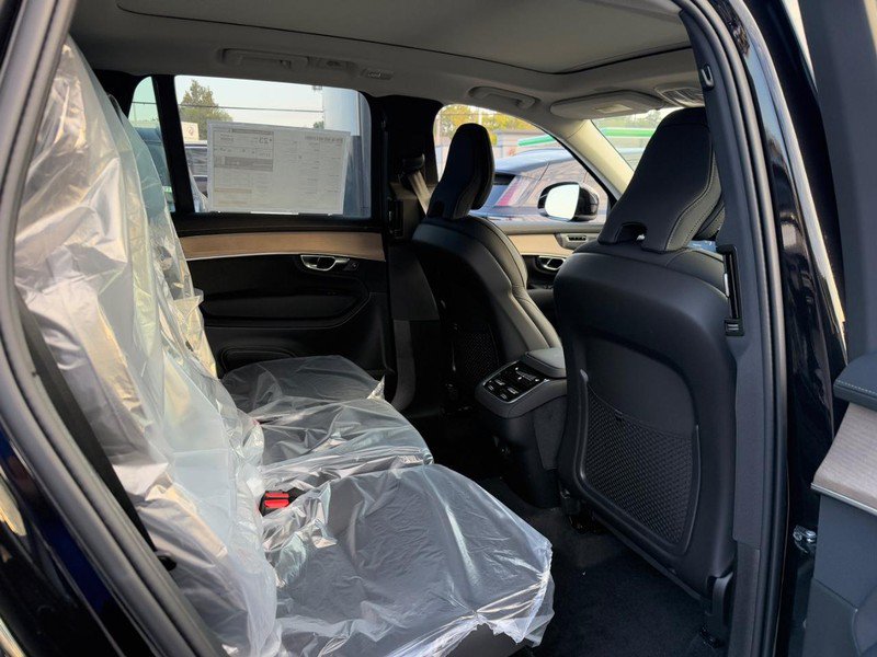 New 2026 Volvo XC90 B6 Plus w/ Protection Package Premier AWD/4WD image 5