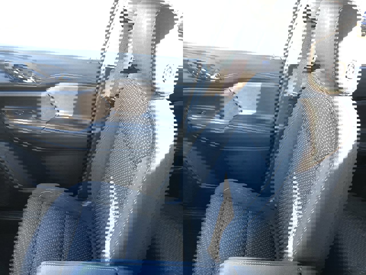 Used 2023 GMC Acadia SLE w/ Driver Convenience Package image 24