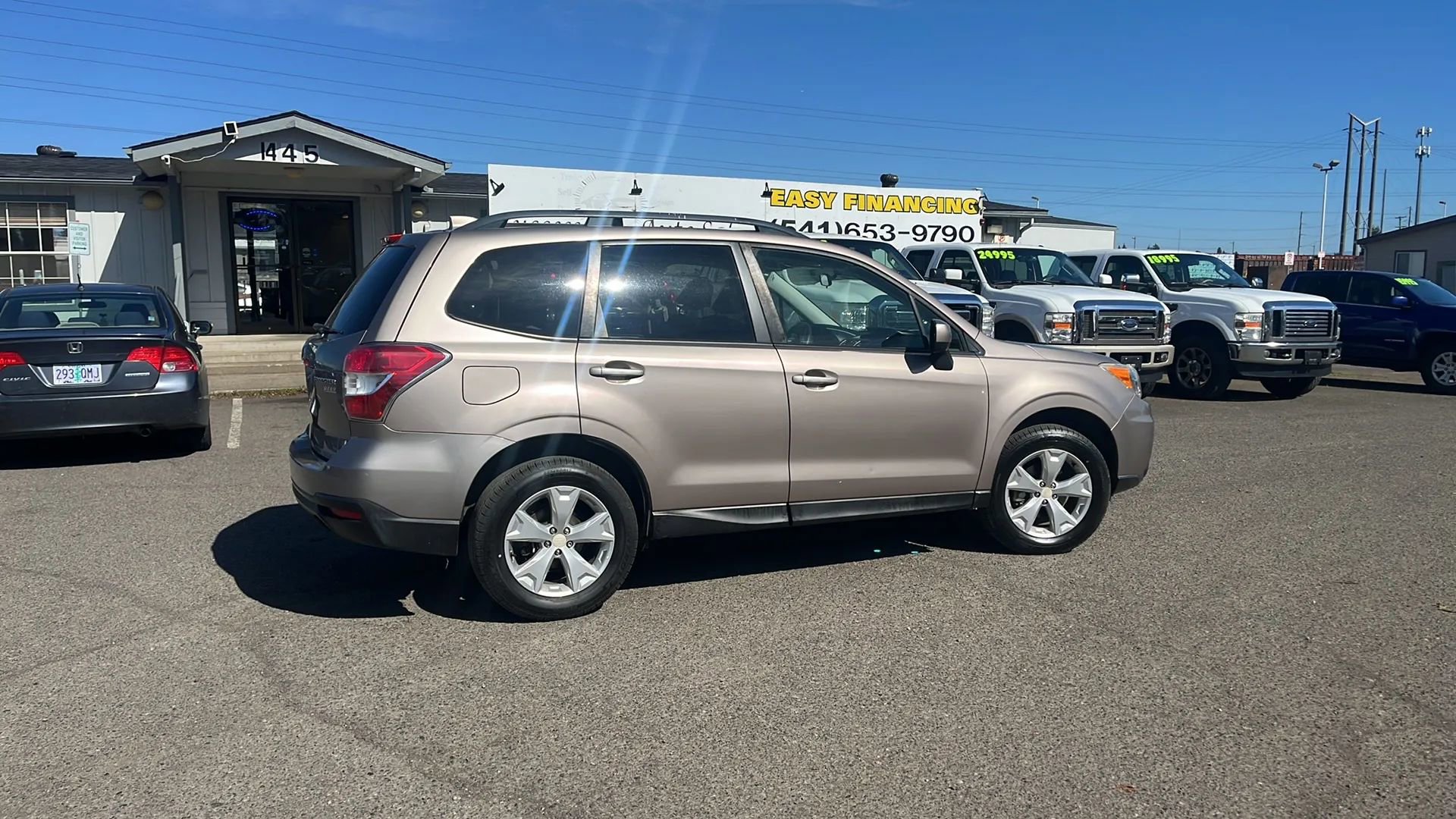 Used 2016 Subaru Forester 2.5i Premium w/ All-Weather Package AWD/4WD image 3