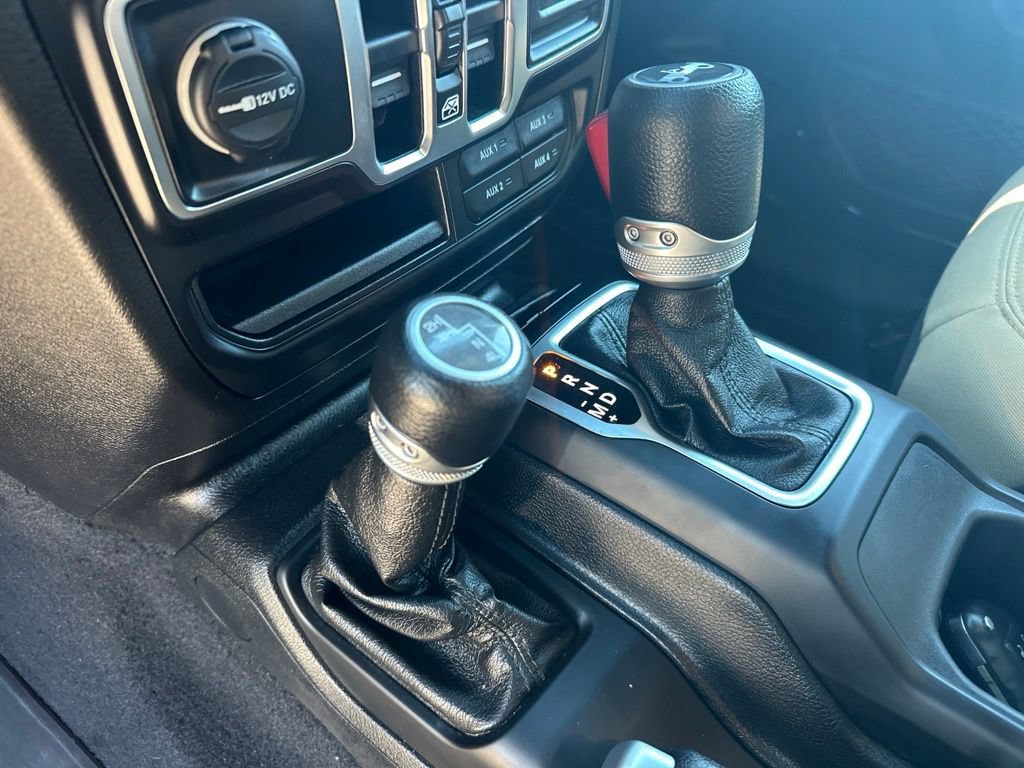 Used 2020 Jeep Wrangler Unlimited Sport AWD/4WD image 32