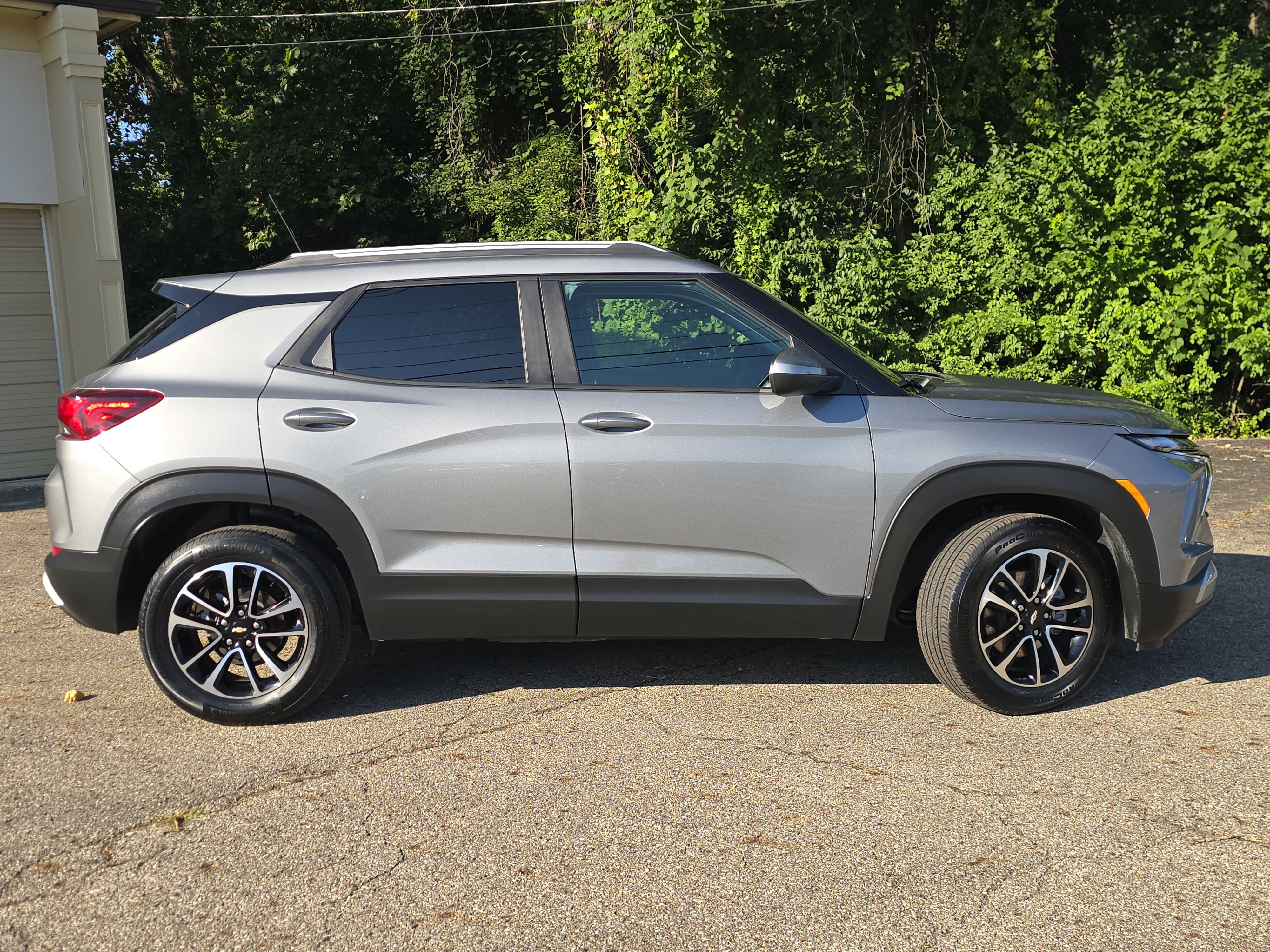 Used 2025 Chevrolet TrailBlazer LT AWD/4WD image 8