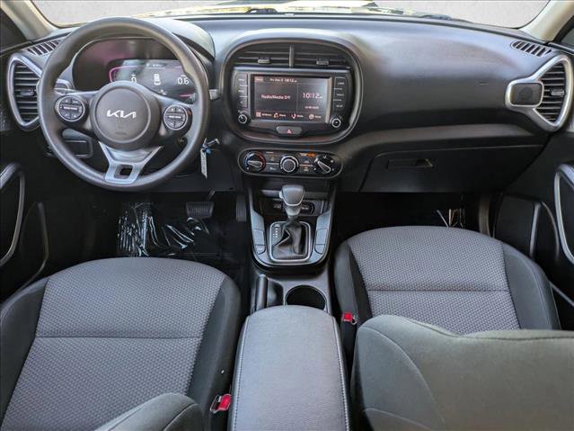 Used 2024 Kia Soul LX w/ Option Group 015 image 16