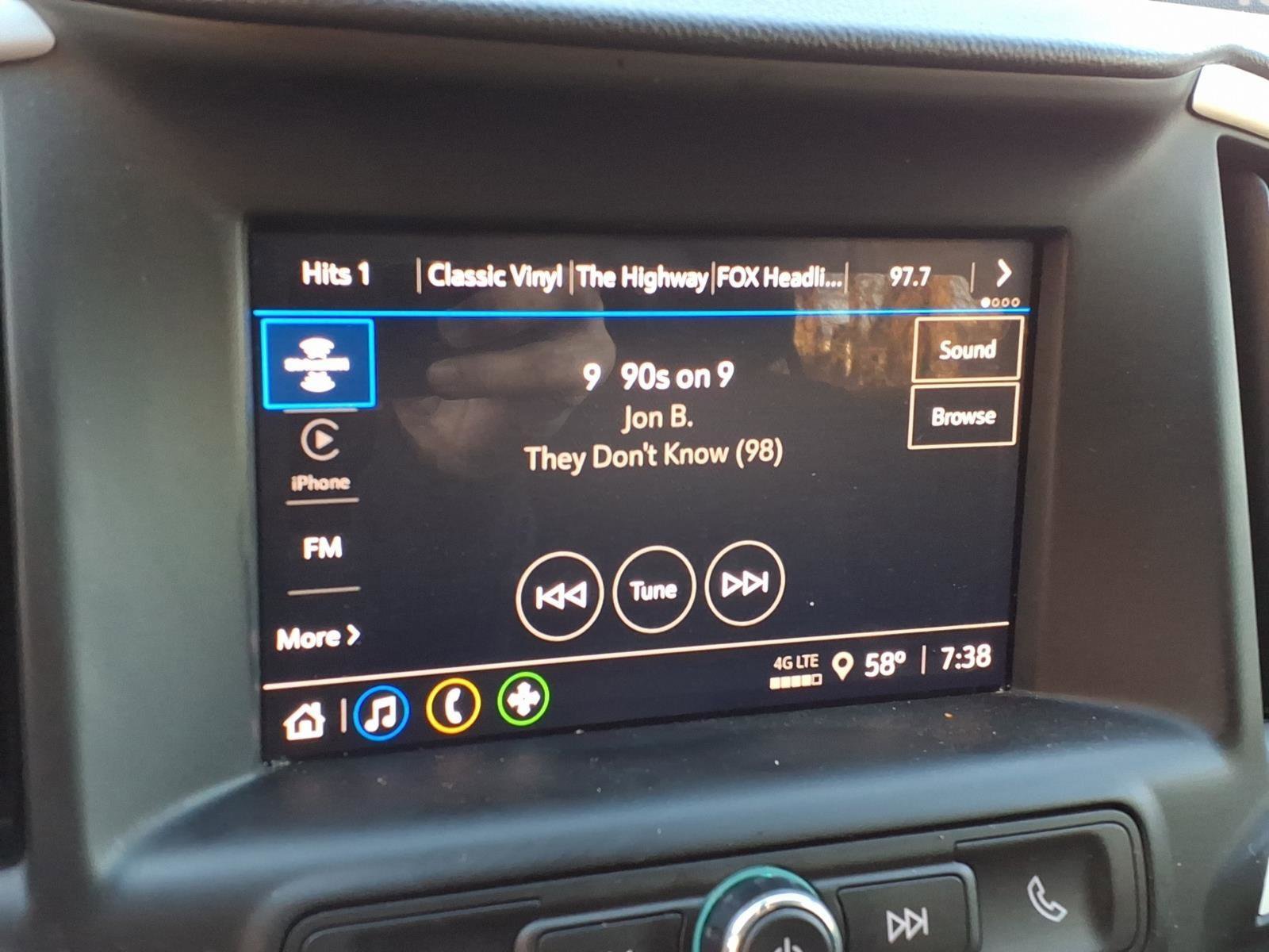 Used 2022 GMC Terrain SLE image 16