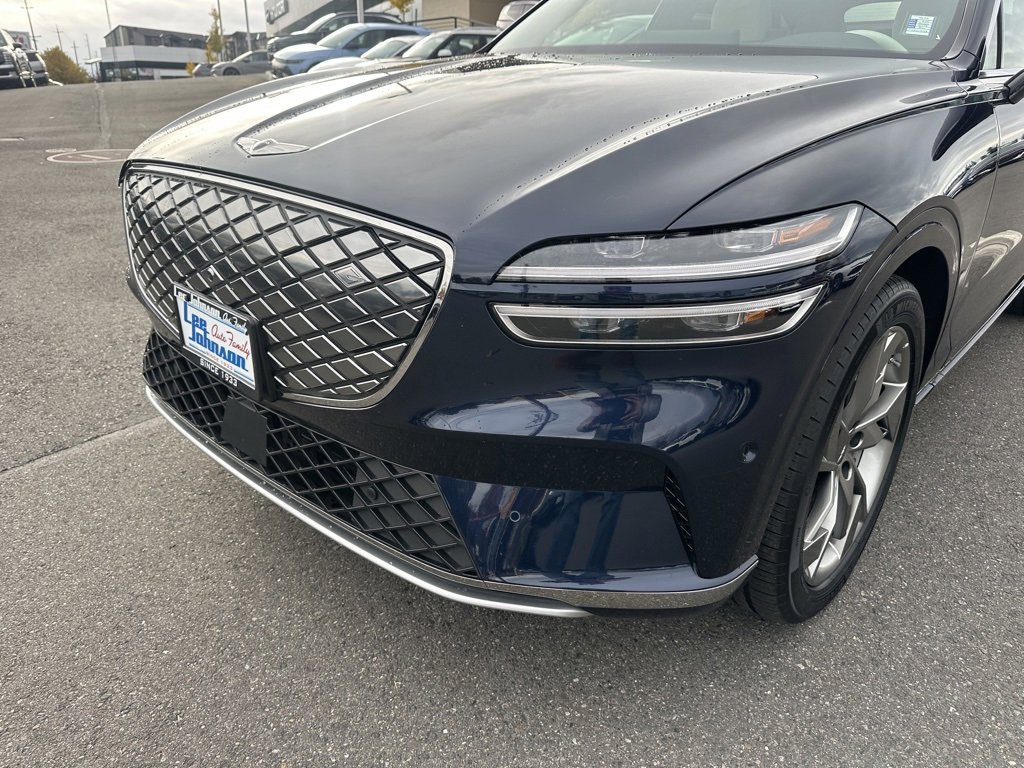 Used 2025 Genesis Electrified GV70 Advanced image 3