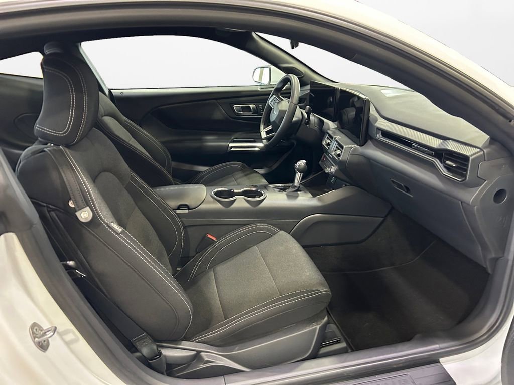 Used 2025 Ford Mustang Coupe image 15