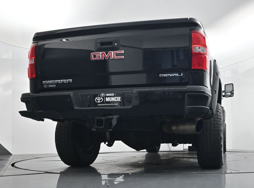 Used 2018 GMC Sierra 2500 Denali w/ Duramax Plus Package AWD/4WD image 60
