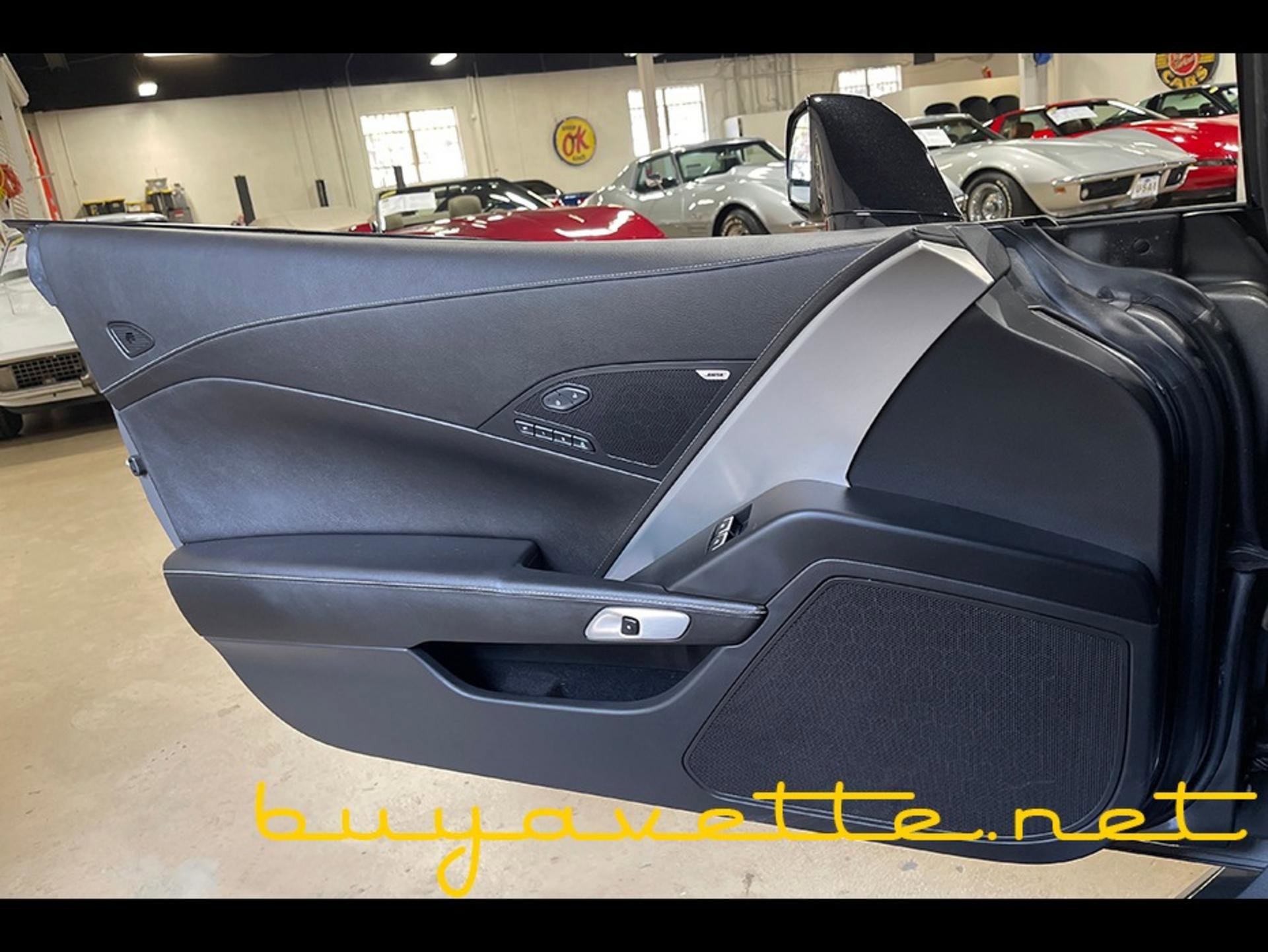 Used 2015 Chevrolet Corvette Z06 w/ 2LZ Preferred Equipment Group image 20