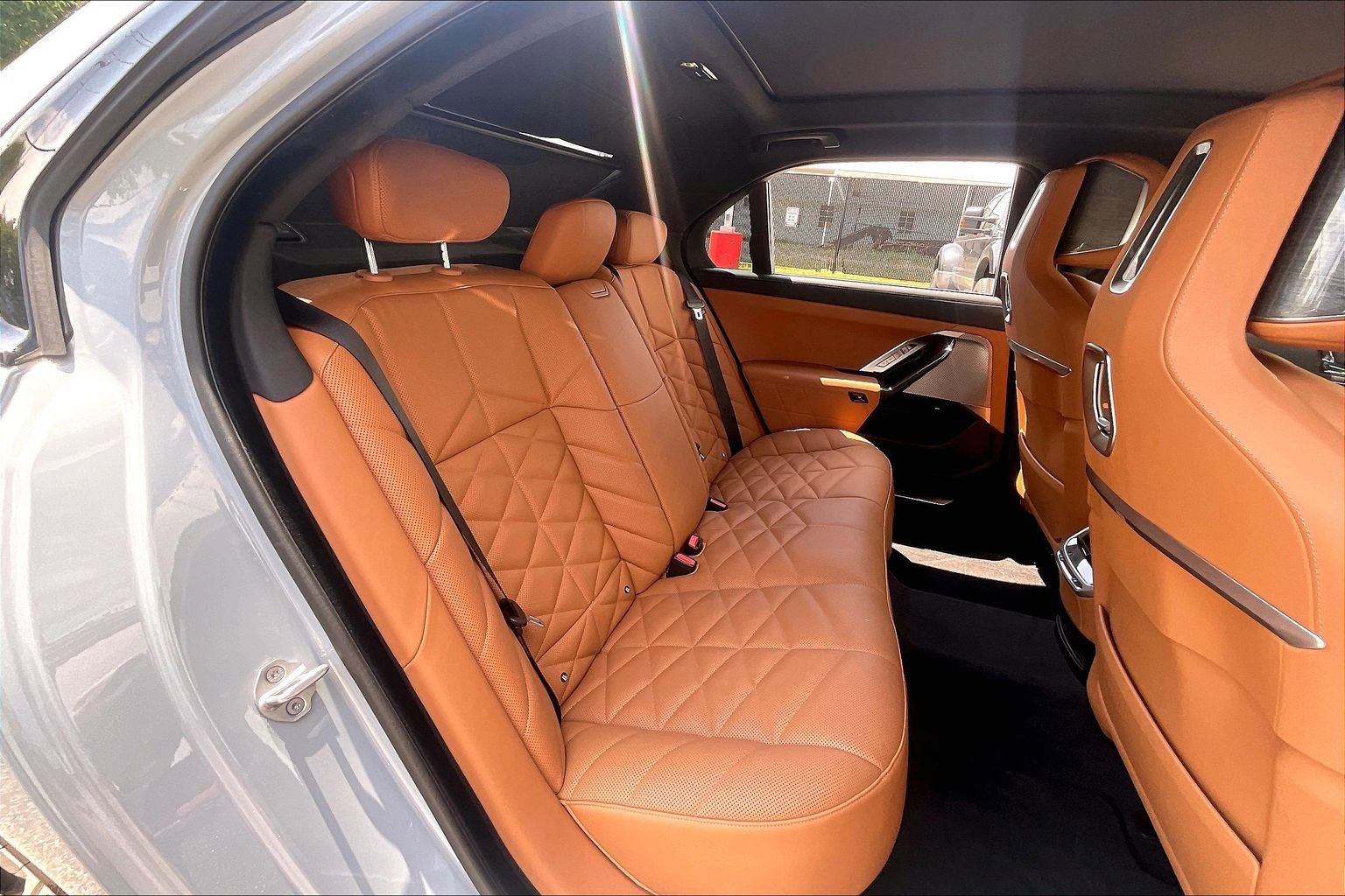 Used 2024 BMW 740i w/ Premium Package 2 RWD image 29