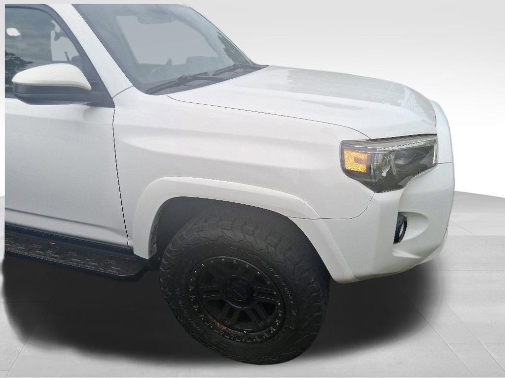 Used 2019 Toyota 4Runner SR5 w/ Wilderness Package AWD/4WD image 10