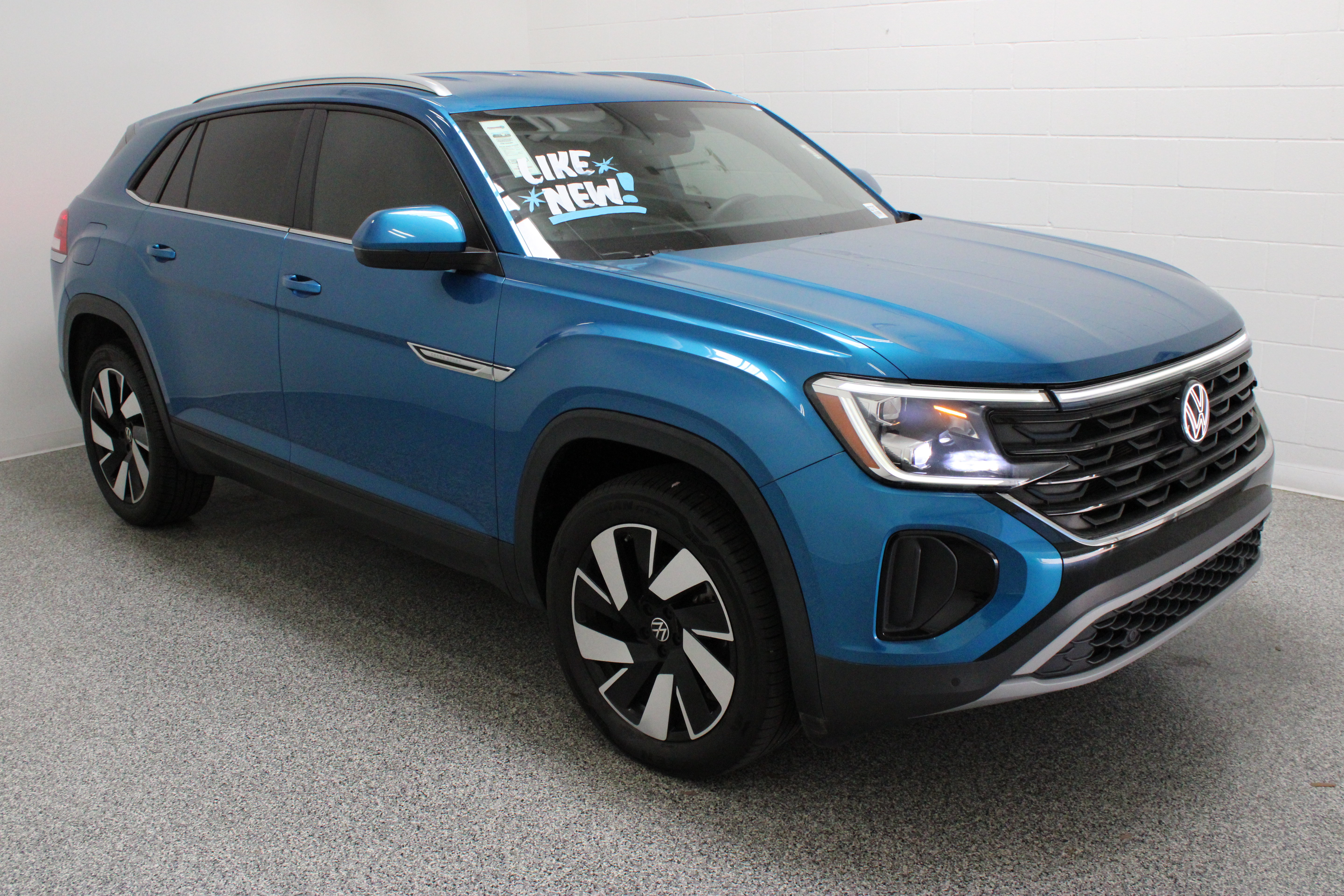 Used 2024 Volkswagen Atlas Cross Sport SE FWD image 4