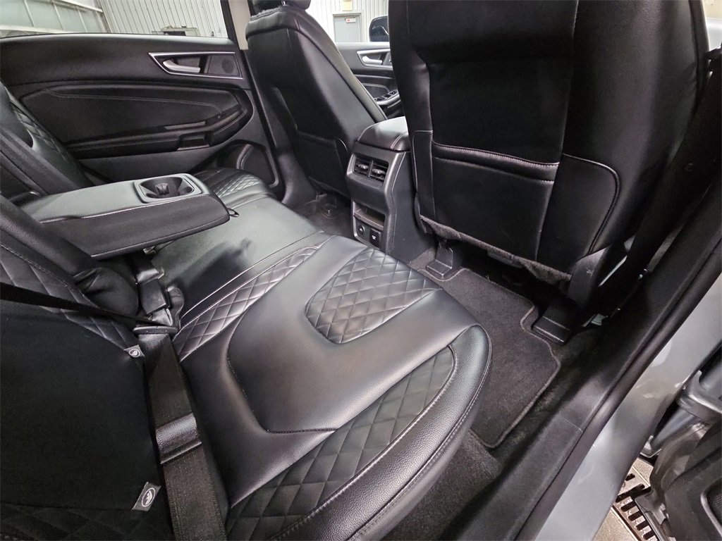 Used 2024 Ford Edge Titanium image 11