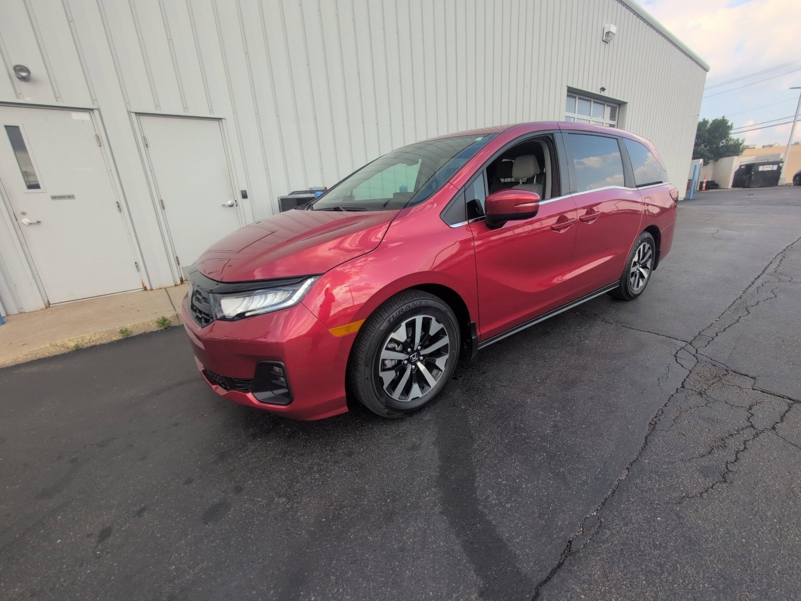 Used 2025 Honda Odyssey EX-L image 9