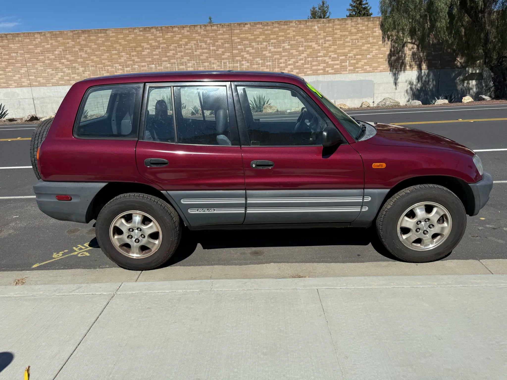 Used 1997 Toyota RAV4 2WD 4-Door image 4