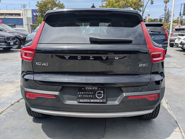 Certified 2025 Volvo XC40 B5 Plus AWD/4WD image 4