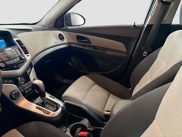Used 2014 Chevrolet Cruze LS FWD image 18