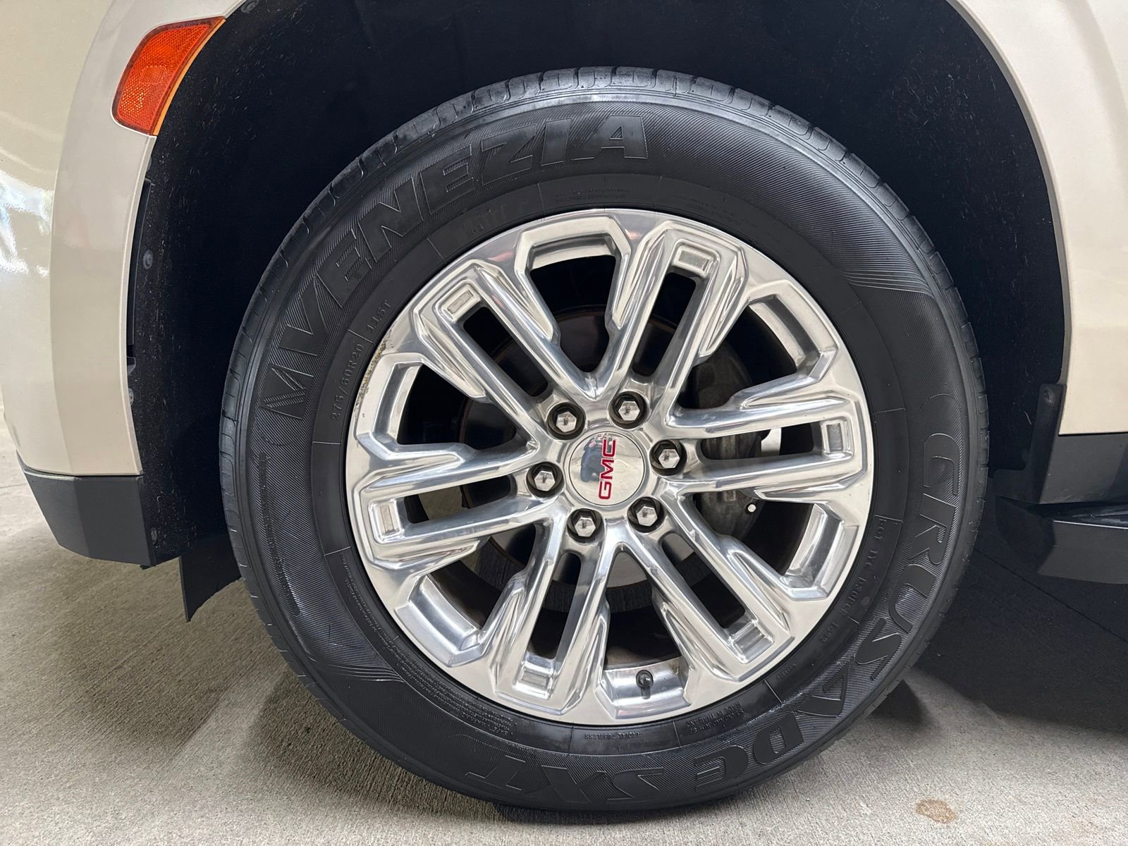 Used 2021 GMC Yukon XL SLT image 9