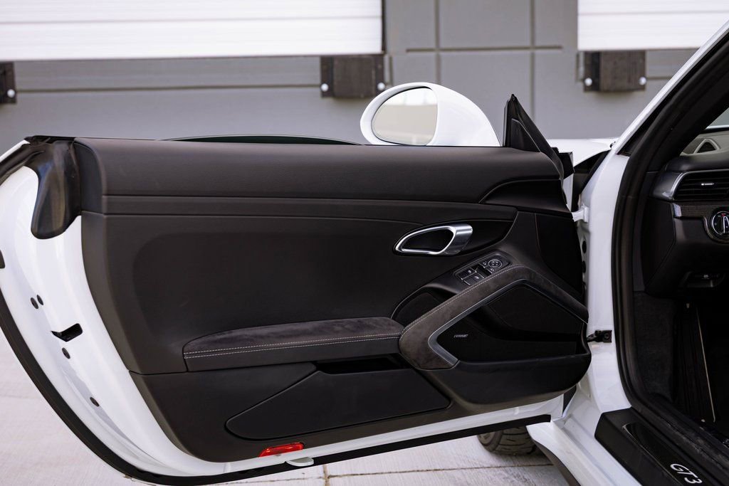 Used 2018 Porsche 911 GT3 image 21