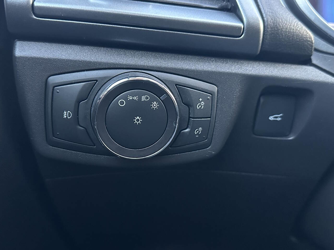 Used 2016 Ford Fusion Titanium image 30
