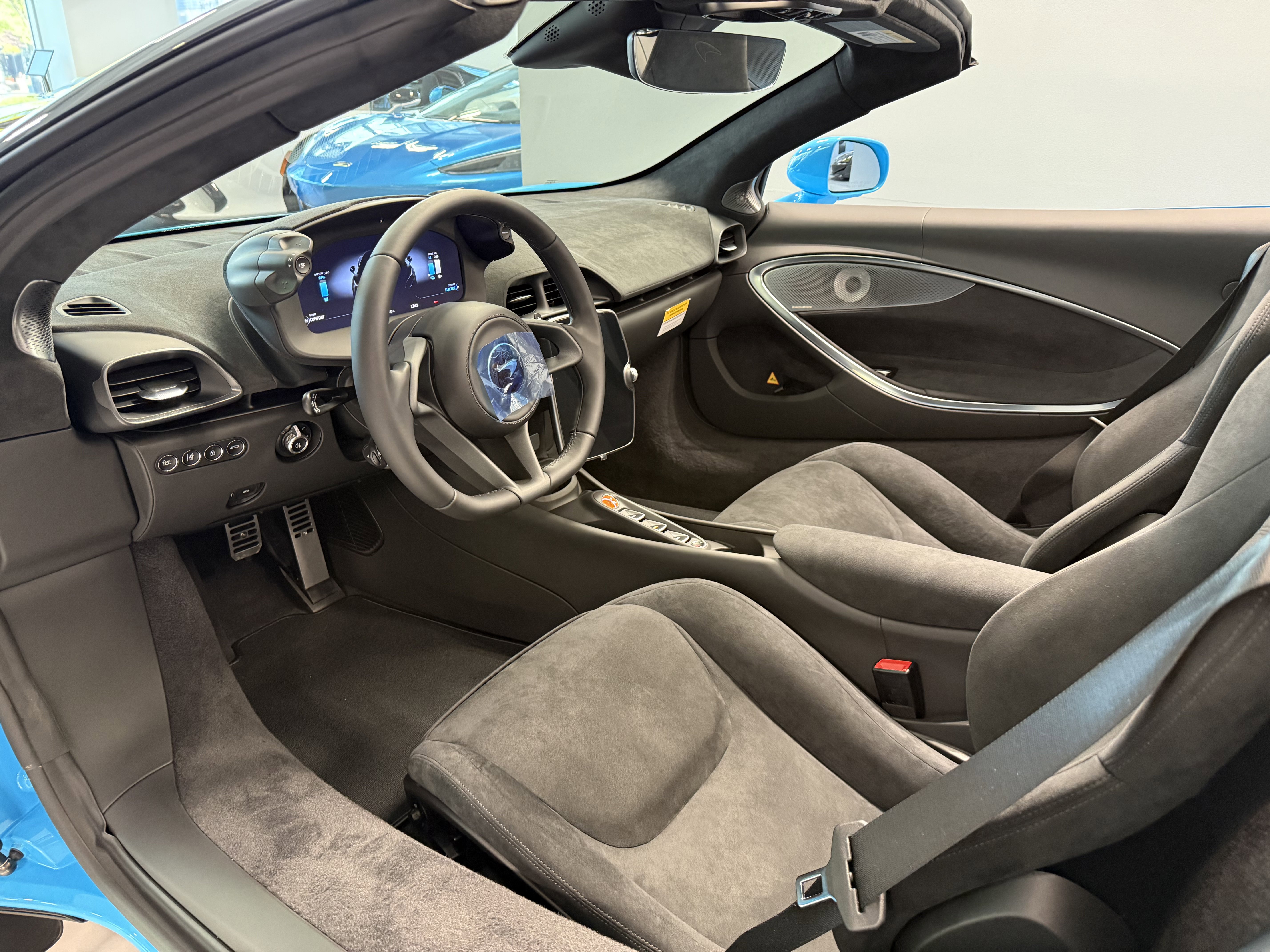 New 2026 McLaren Artura Spider RWD image 9