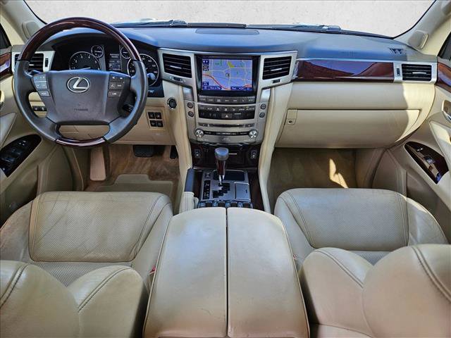 Used 2013 Lexus LX 570 4WD w/ Luxury Pkg w/Pre-crash image 19