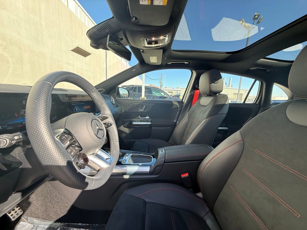 Used 2025 Mercedes-Benz GLA 35 AMG 4MATIC image 5